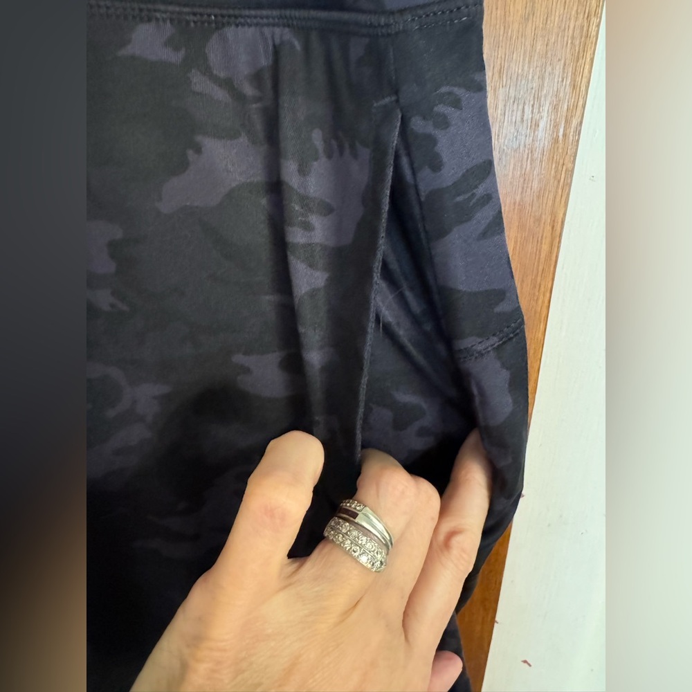 Ladies NWT size 2X tennis skort by Viodia, in a navy & black camouflage pattern - Picture 11 of 16